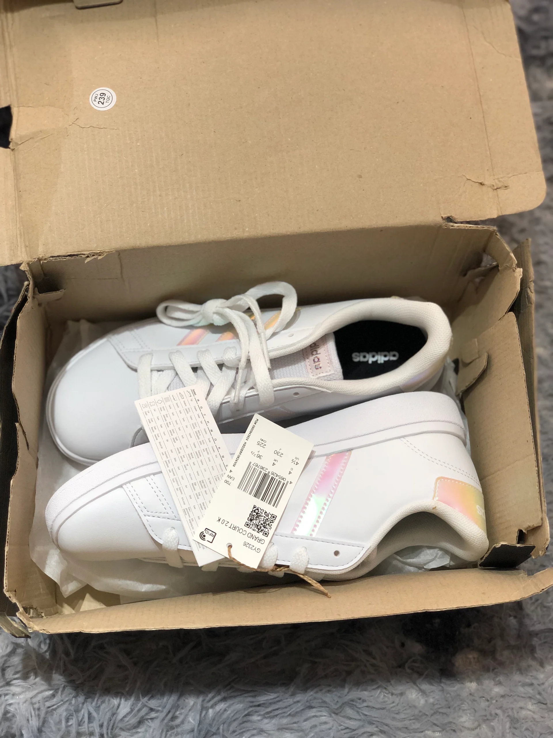sneakers media 2