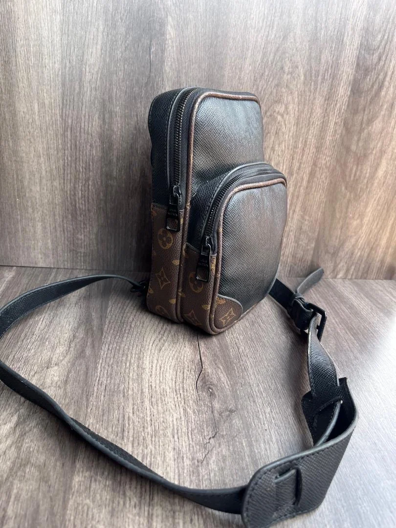 Lv crossbag for men media 2