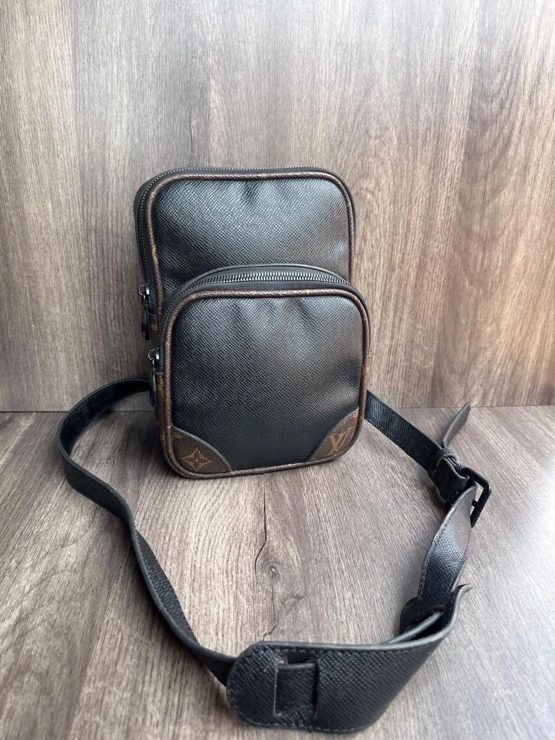 Lv crossbag for men