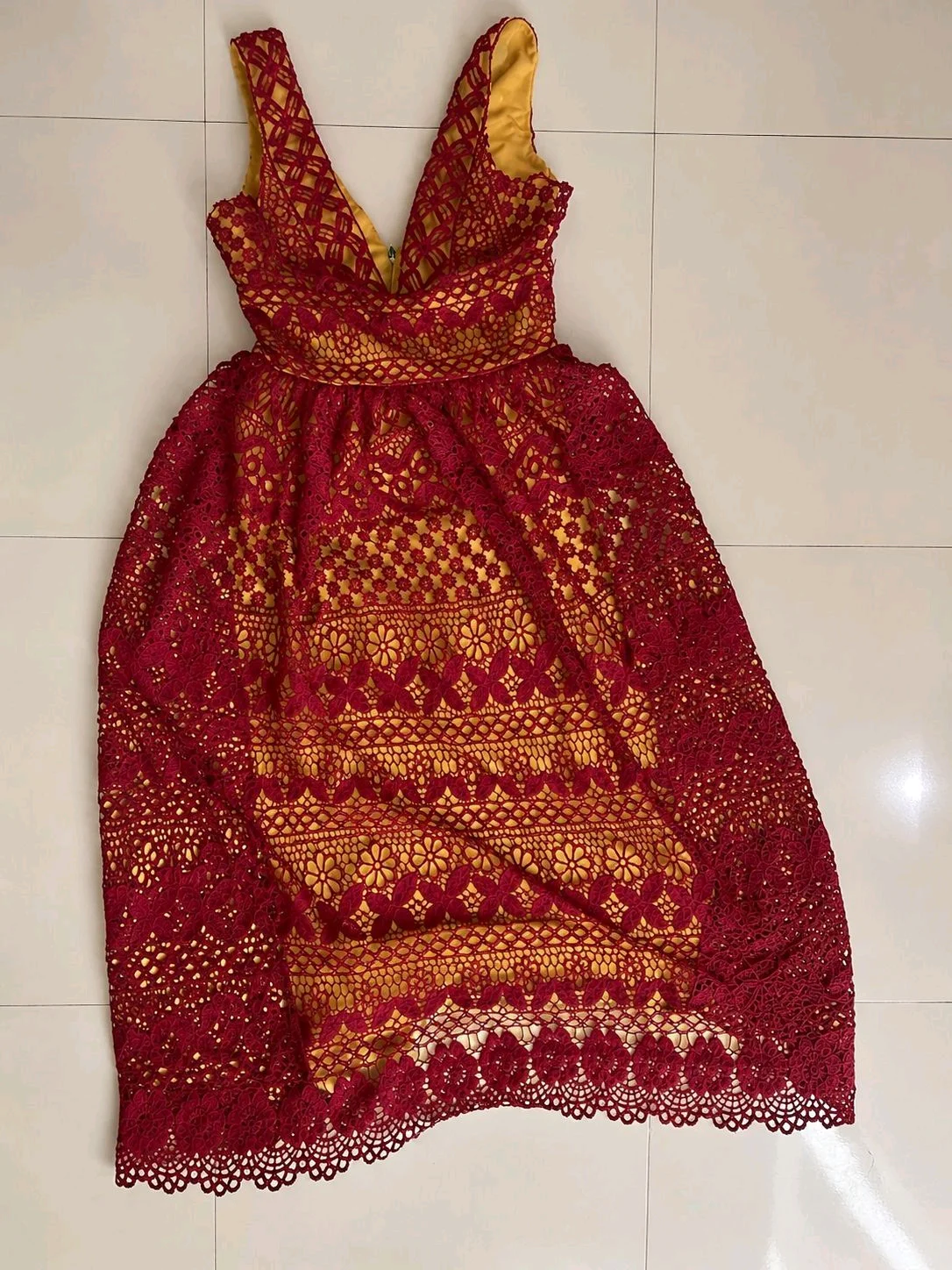Stunning Red Gold Lace Strapless Dress – Perfect for Parties Event media 2