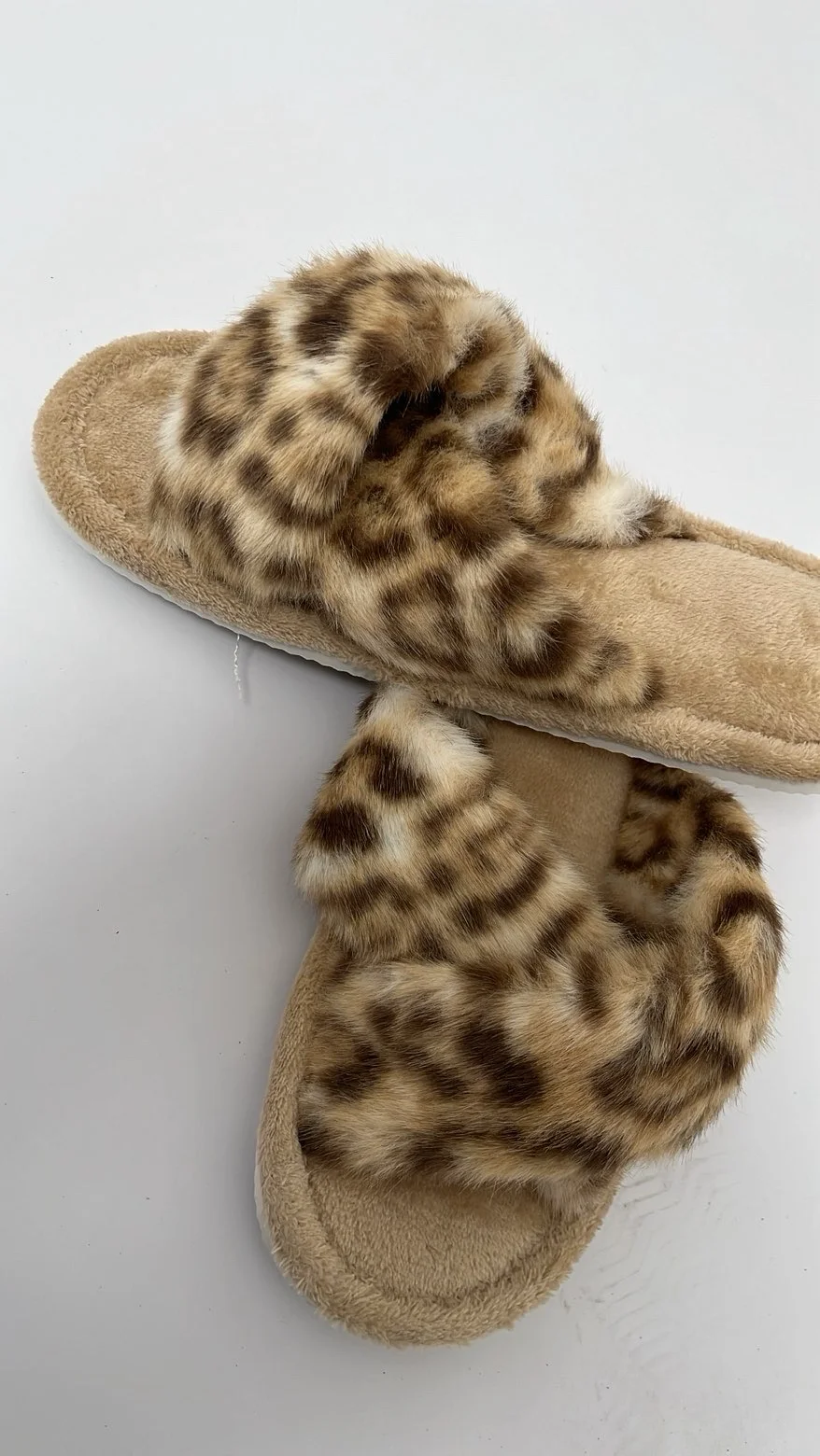 313 Leopard Print Faux Fur Slippers